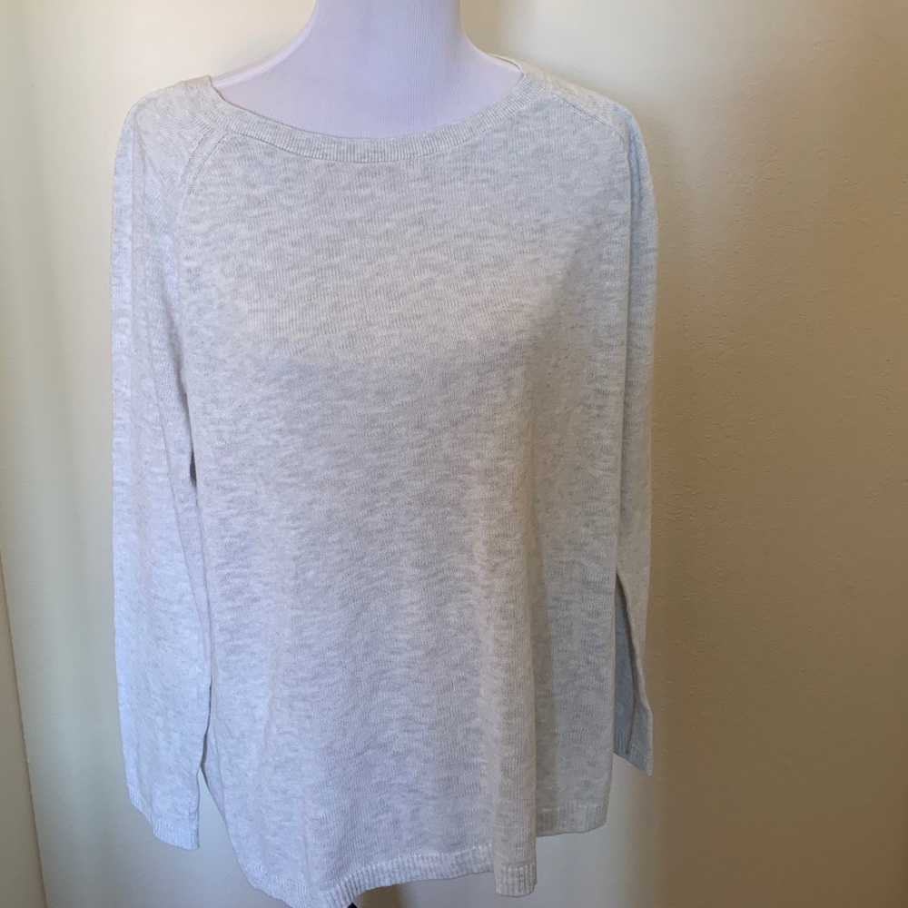 GAP Light Gray Long Sleeves Sweater.